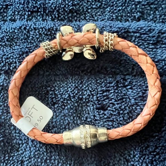 Loft Salmon Corded Bracelet with Flower - Magnetic Closure - Picture 3 of 4